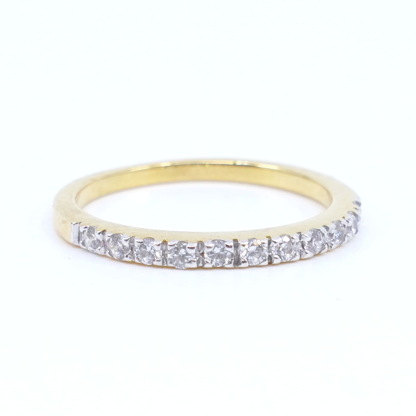 Ring med stenar 18K 1,4g Ø14,25