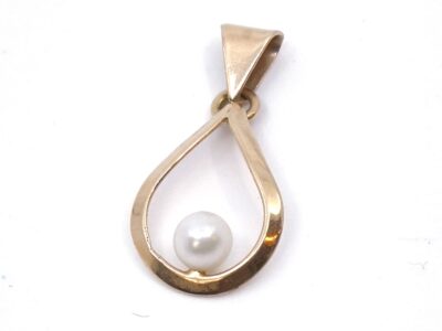 Hänge Guld  med odlad pärla 18K 0,4g