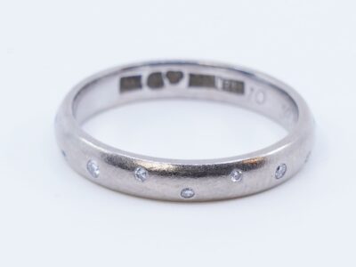 Ring Vitguld med diamanter 18K 4,1g Ø17½