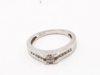 Ring Vitguld 18K med diamanter Ø16¾