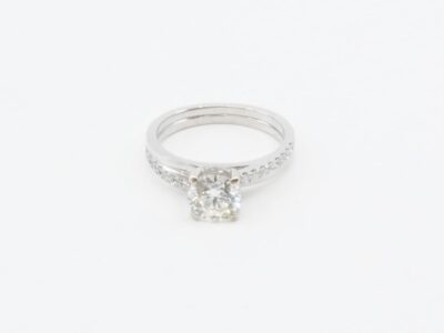 Ring Vitguld
