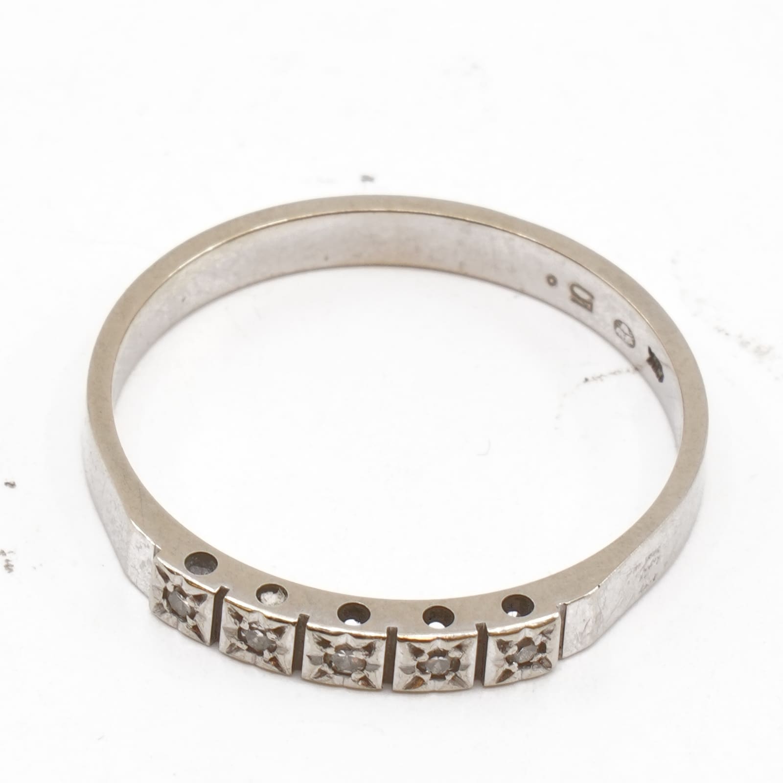 Ring Vitguld med diamanter Ø18¼