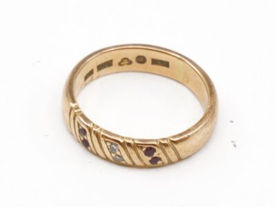 Ring med stenar 18K 3,3g Ø14¾