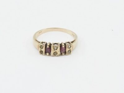 Ring Guld med stenar