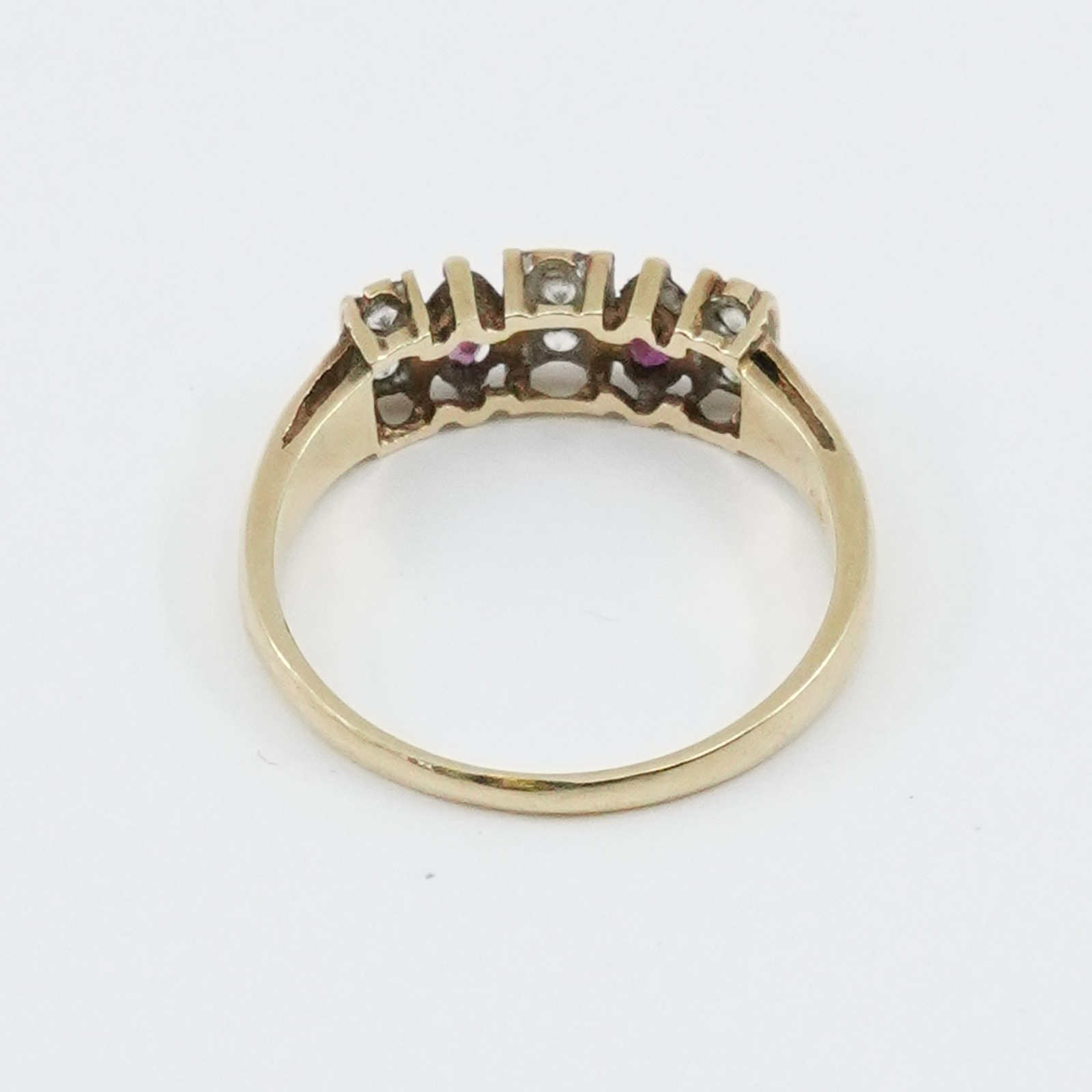 Ring Guld med stenar