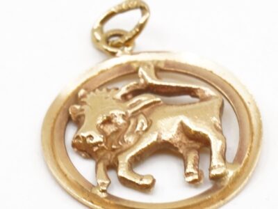 Hänge/berlock  "Oxe" 18K 2,5g