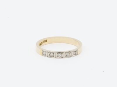 Ring Guld med diamanter 5xca0,02ct