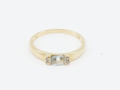 Ring Guld med sten och diamanter 4xca0,01ct