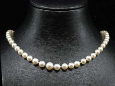 Pärlcollier odlade pärlor