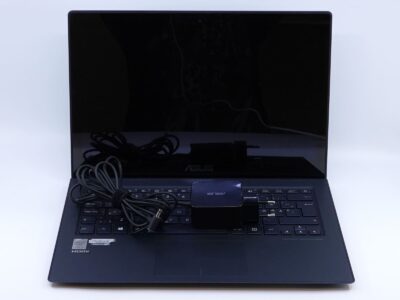 Laptop Asus Ultrabook ux301l Win 8 256Gb SSD 8 Gb RAM  core I7 pekskärm 13,3''
