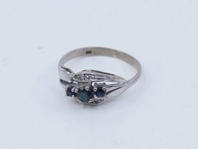 Ring Vitguld 18K 2,4g Ø16, blå stenar och diamanter