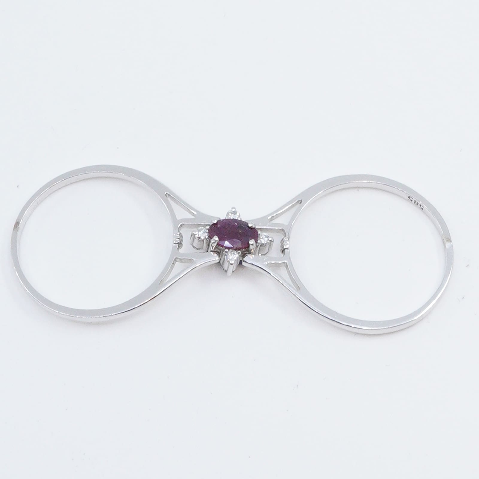 Ring Vitguld med stenar och diamanter