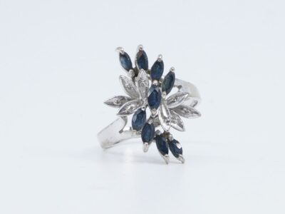 Ring Vitguld med stenar och diamanter