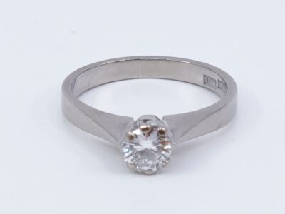 Ring Vitguld 18K med diamant 1xca0,35ct