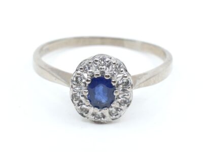 Ring med blå sten och diamanter Vitguld 18K Ø19,25