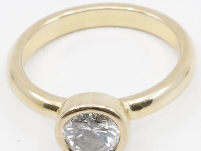 Ring Guld 18K brv 5,6g Ø17¾ med diamant