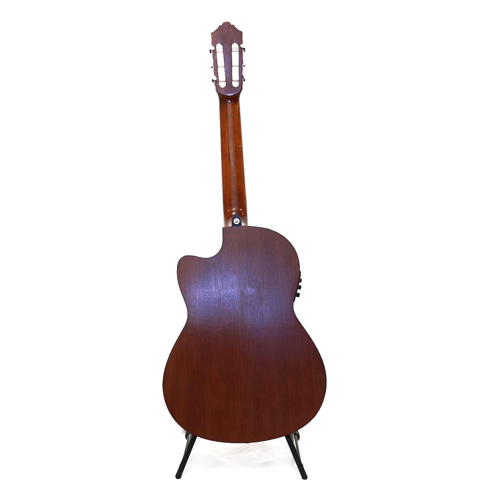 Yamaha akustisk nylonsträngad gitarr