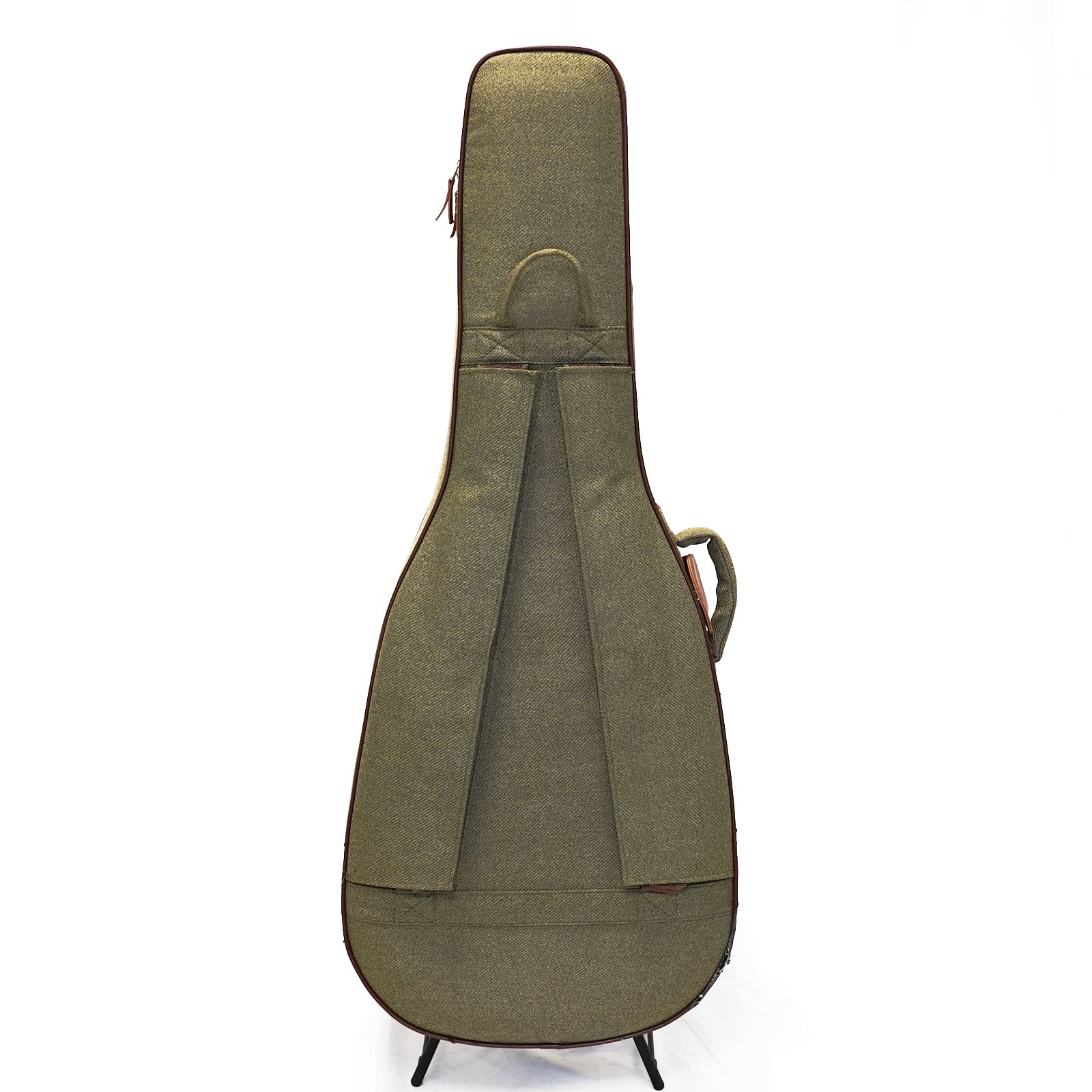 Yamaha akustisk nylonsträngad gitarr