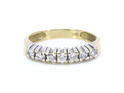 Ring med stenar