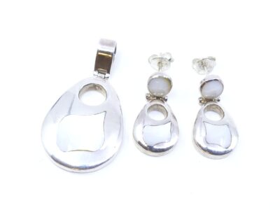 Smyckesset med vita chrome stenar