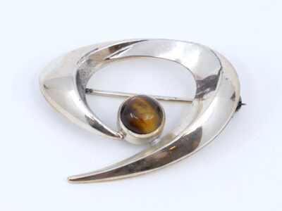 Brosch Silver S835 med tigeröga 7g