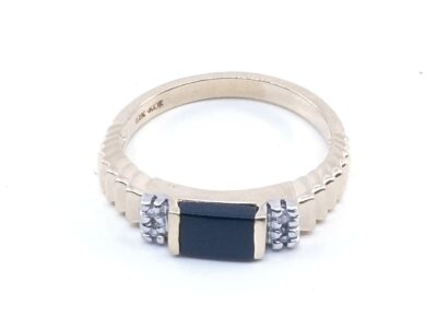 Ring Guld 10K 2,7g Ø17mm med sten och diamanter 4xca0,005ct