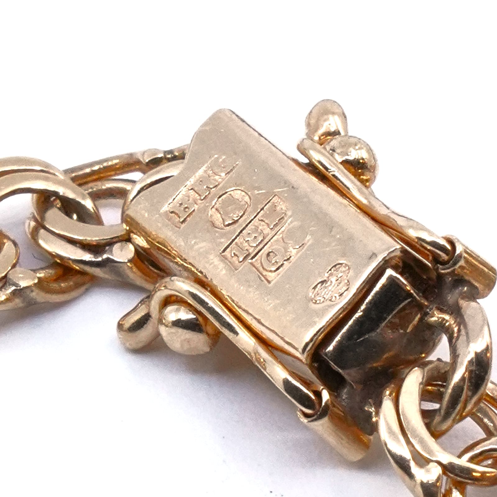 Armband Bismarck Guld 9,7g Längd 18,5cm Med berlocker