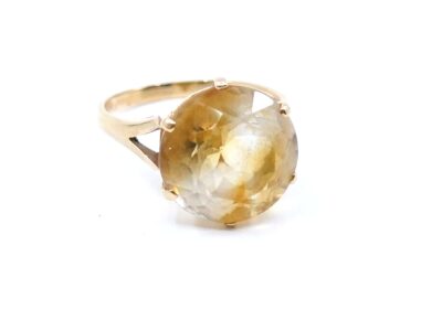 Ring Guld 18K brv. 6,2g Ø19, sten