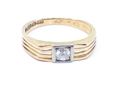 Ring Guld 18K 2,4g Ø16,5 med sten