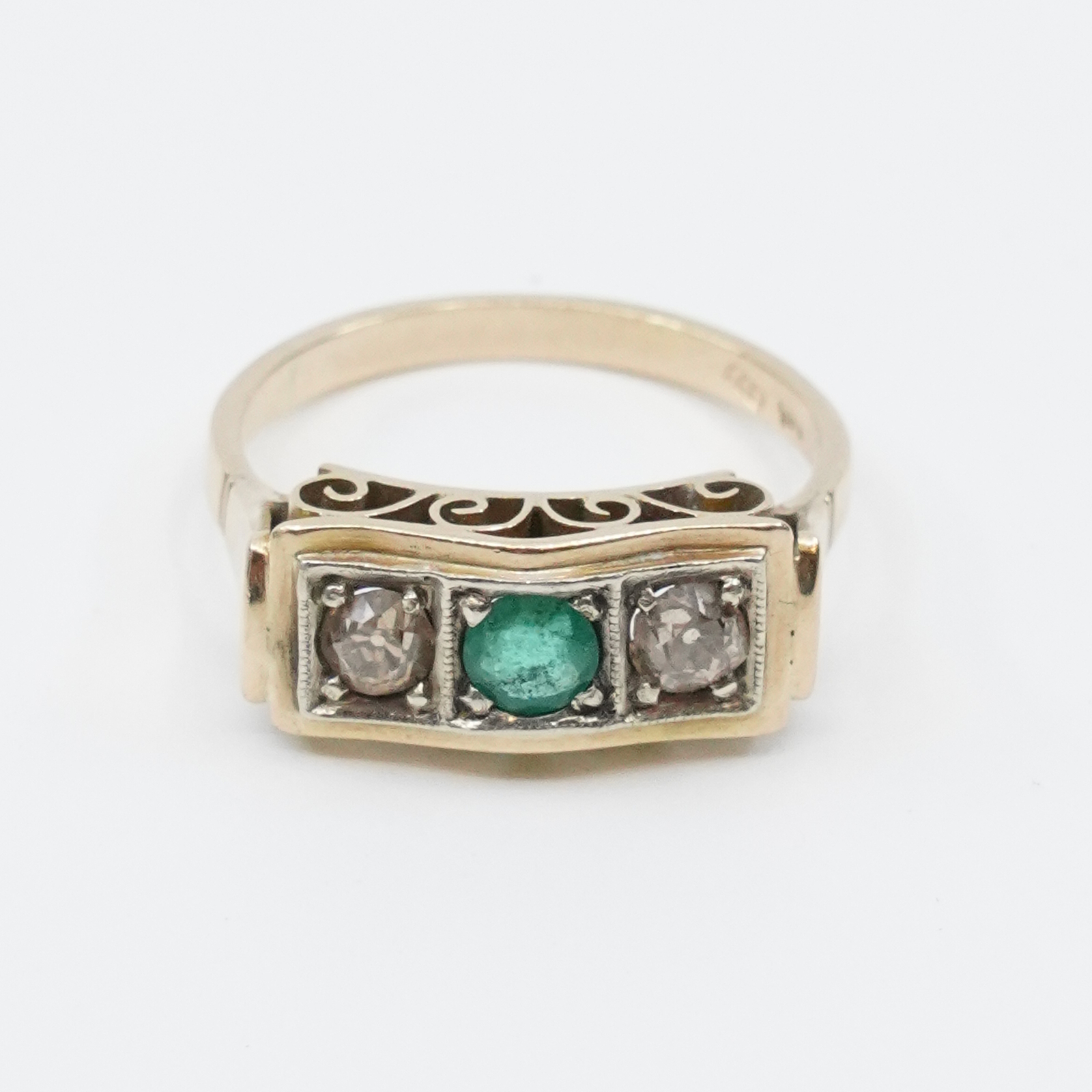Ring Guld med sten och Diamanter 2xca0,15ct