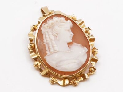 Hänge/brosch Camé Guld Höjd 40mm Stigbert 1954