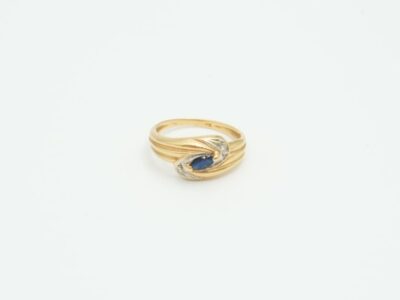 Ring 18K 2,11g Ø14½ med blå sten och diamanter 2xca0,005ct