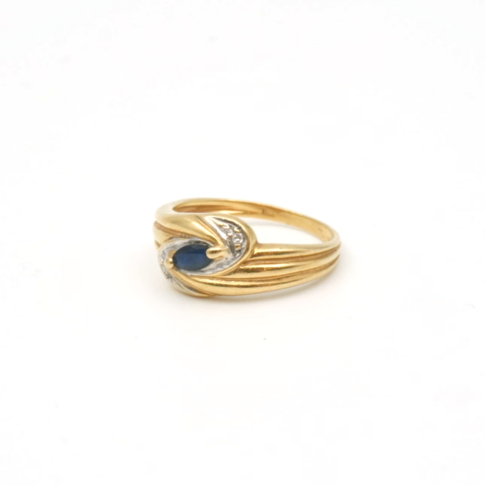 Ring 18K 2,11g med blå sten och diamanter