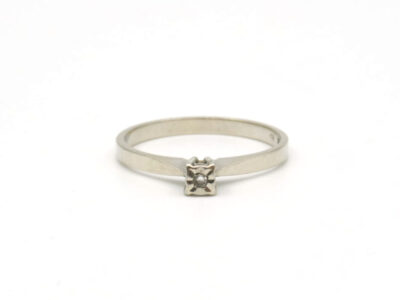 Ring Vitguld 18K 1,5g med diamant