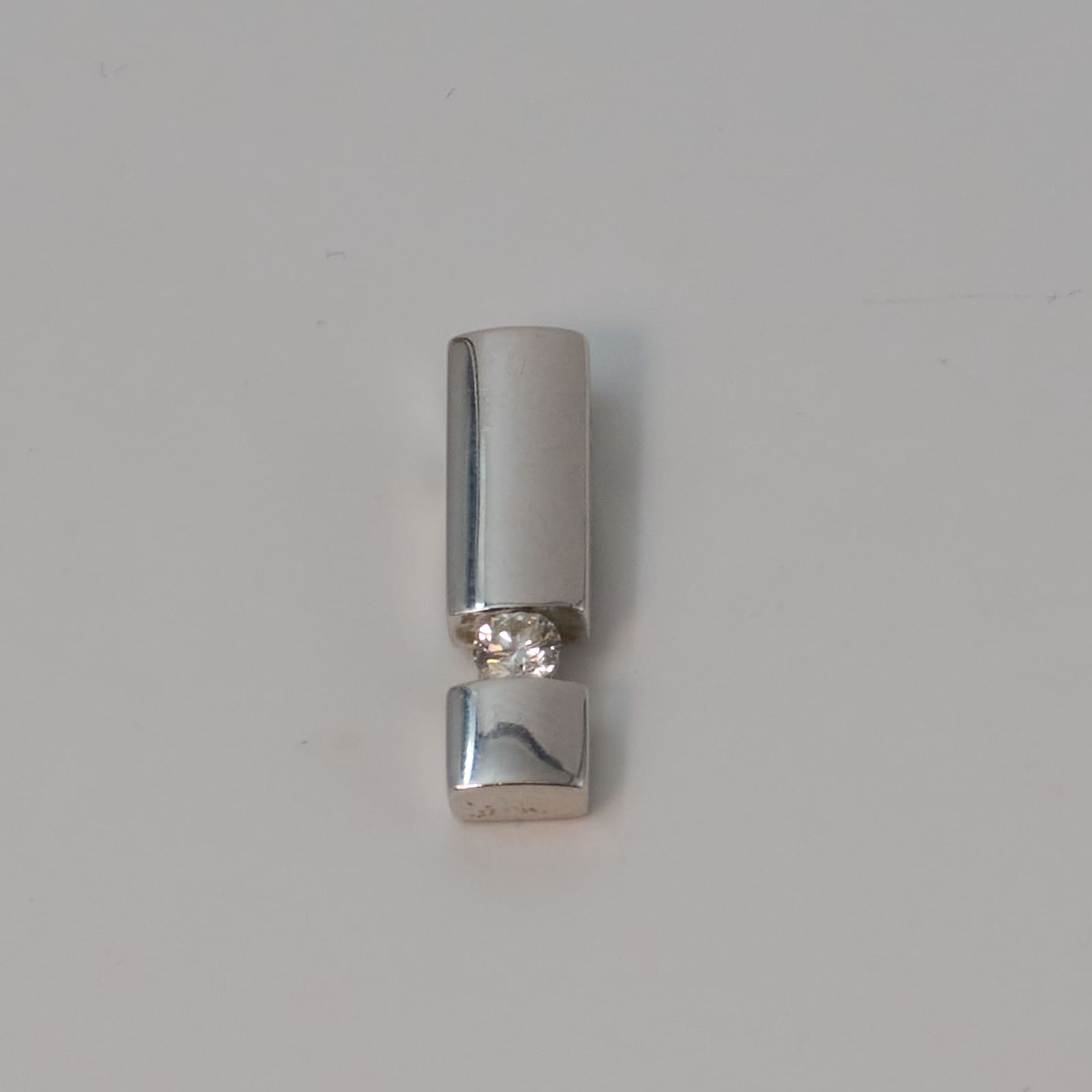 Hänge med diamant Vitguld 14K 2g