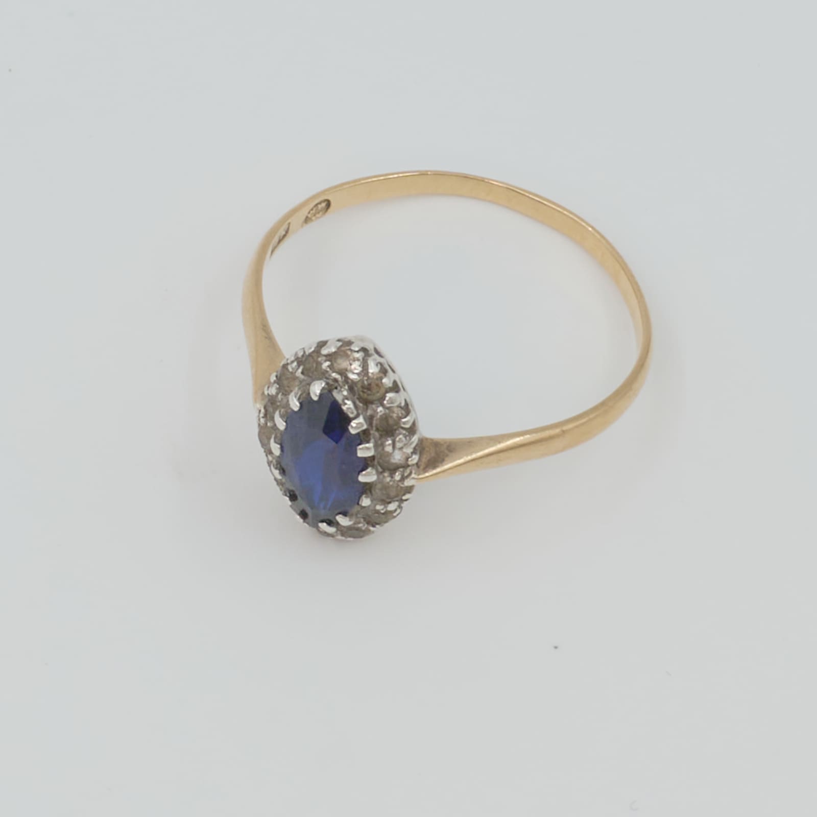 Ring med stenar Guld 18K brv 1,5g Ø17,5