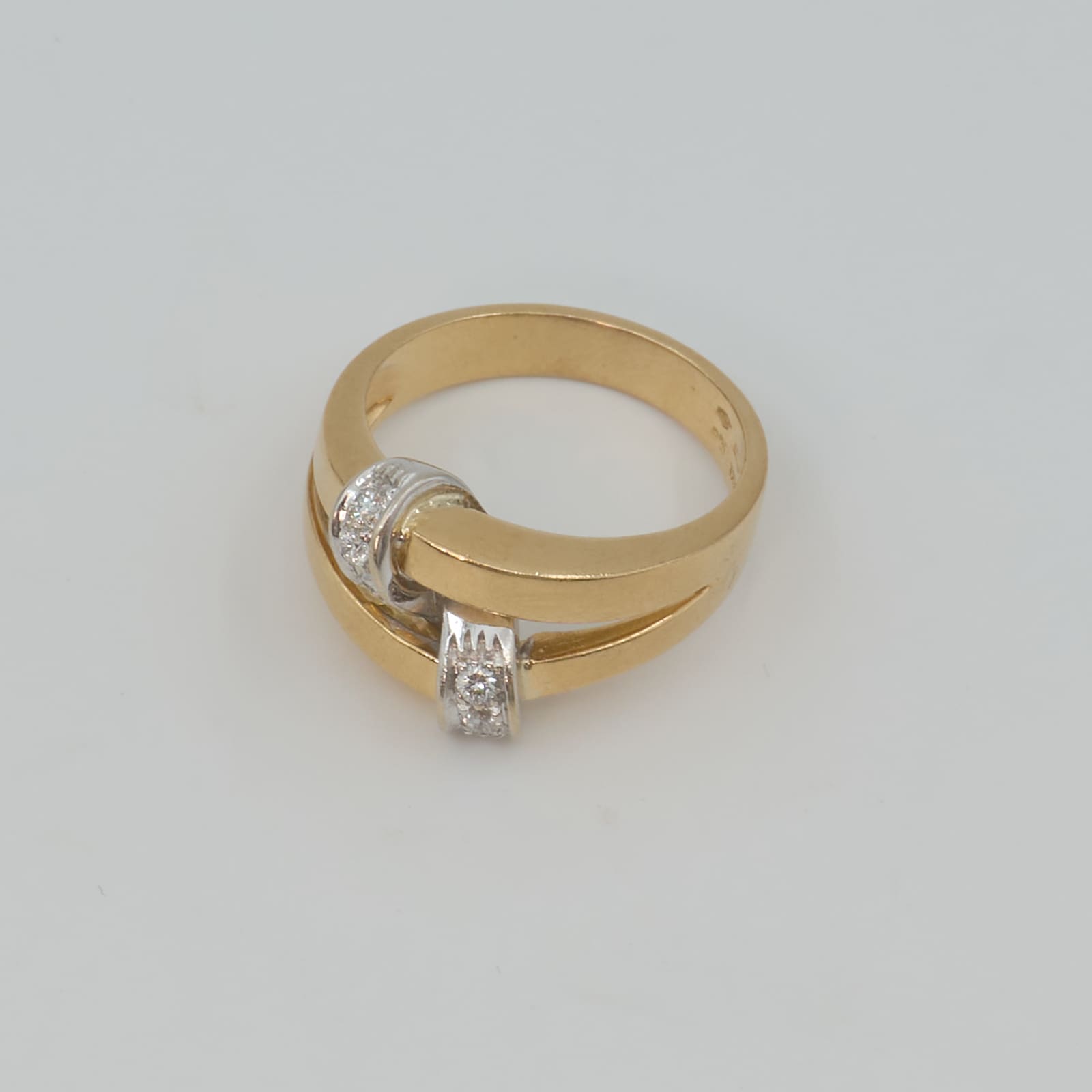 Ring med diamanter 18K 7,9g, 17,75