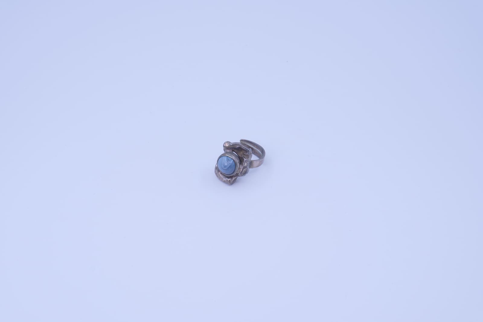 Ring ställbar, med sten S830 13,6g
