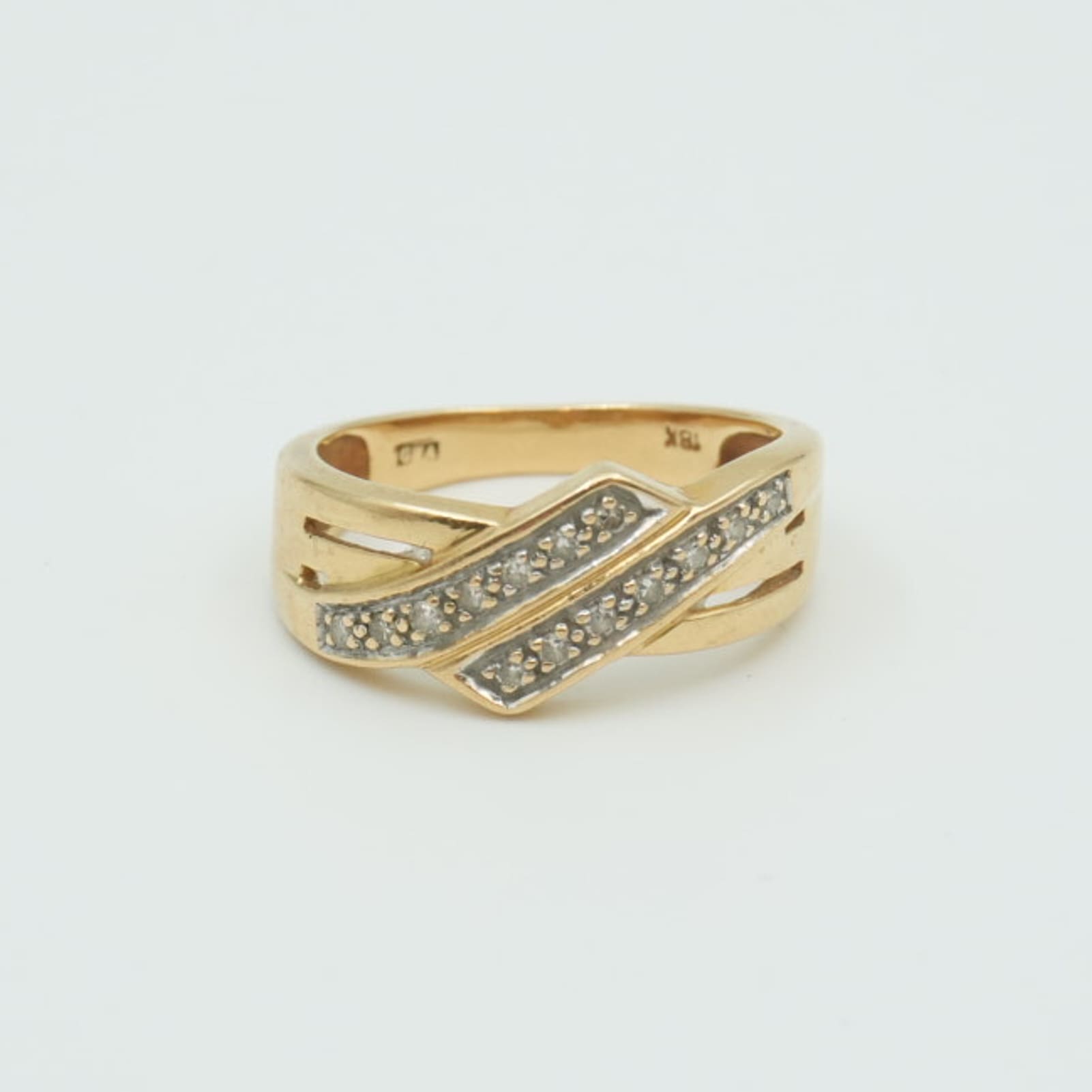 Ring med diamanter 18K 4,90g Ø17¼