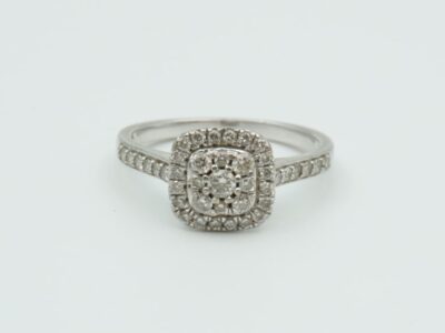 Ring Vitguld med diamanter 18K 3,7g Ø17½