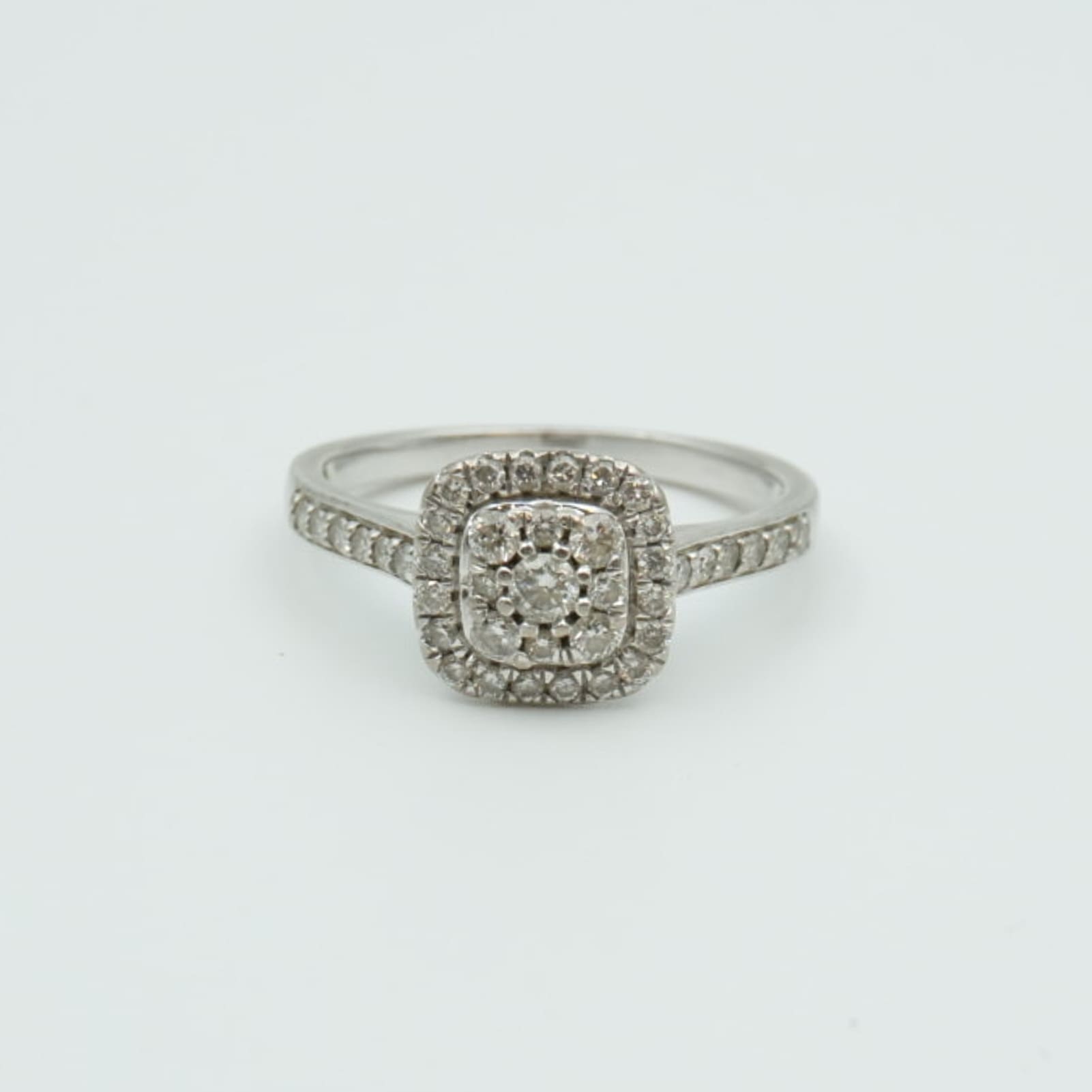 Ring Vitguld med diamanter 18K 3,7g Ø17½