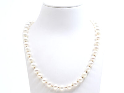 Pärlcollier med odlade pärlor lås i 18K Längd 52cm