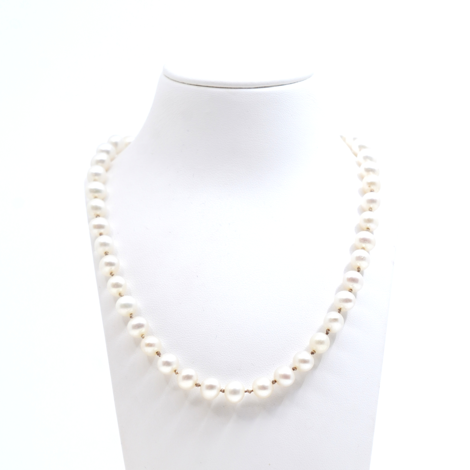 Pärlcollier med odlade pärlor lås i 18K Längd 52cm