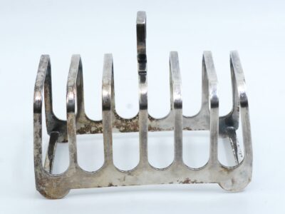 Toastställ i oädel metall