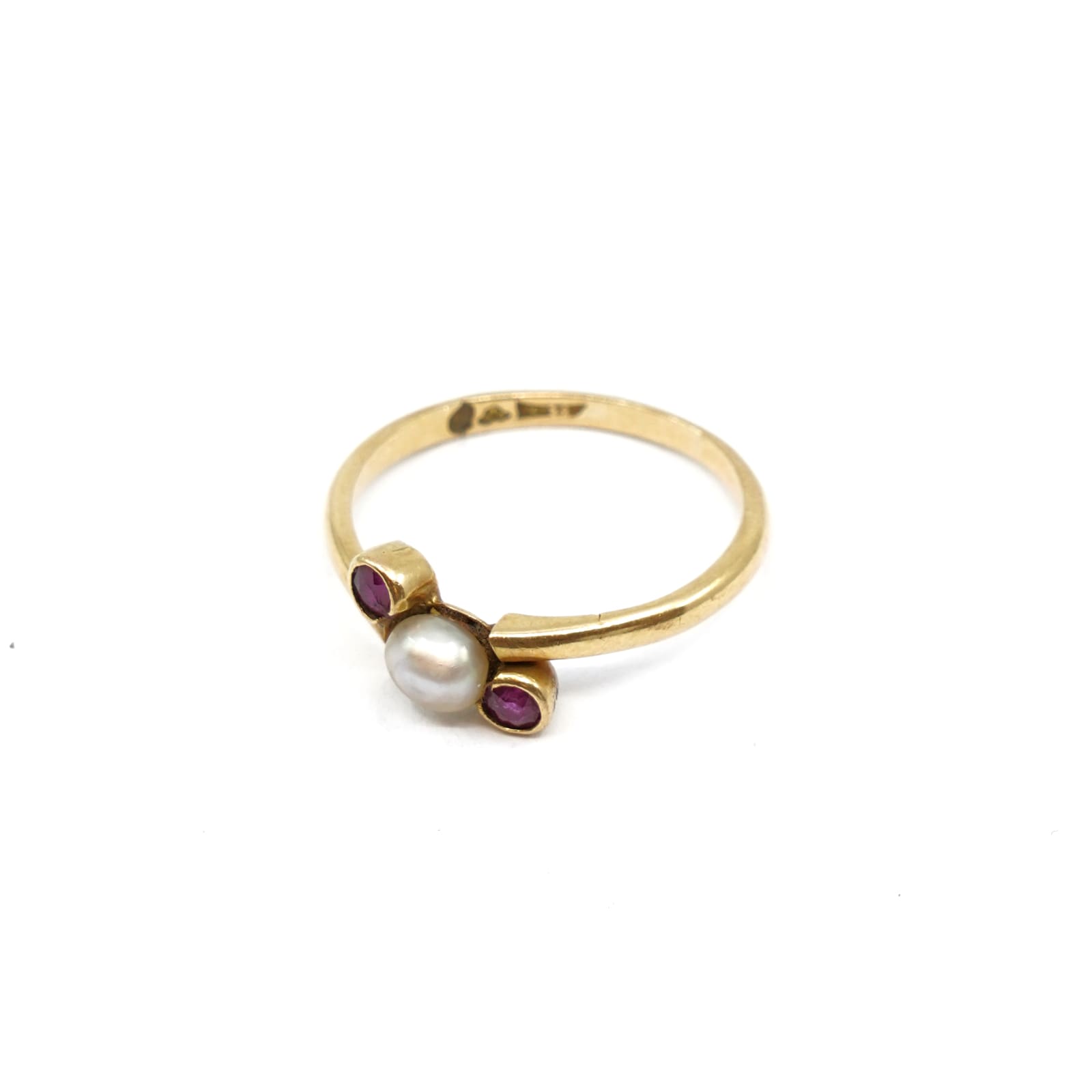 Ring Guld 18K Pärla och röda stenar