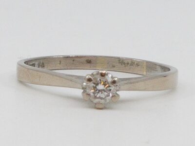 Ring Vitguld 18K Ø19 med diamant