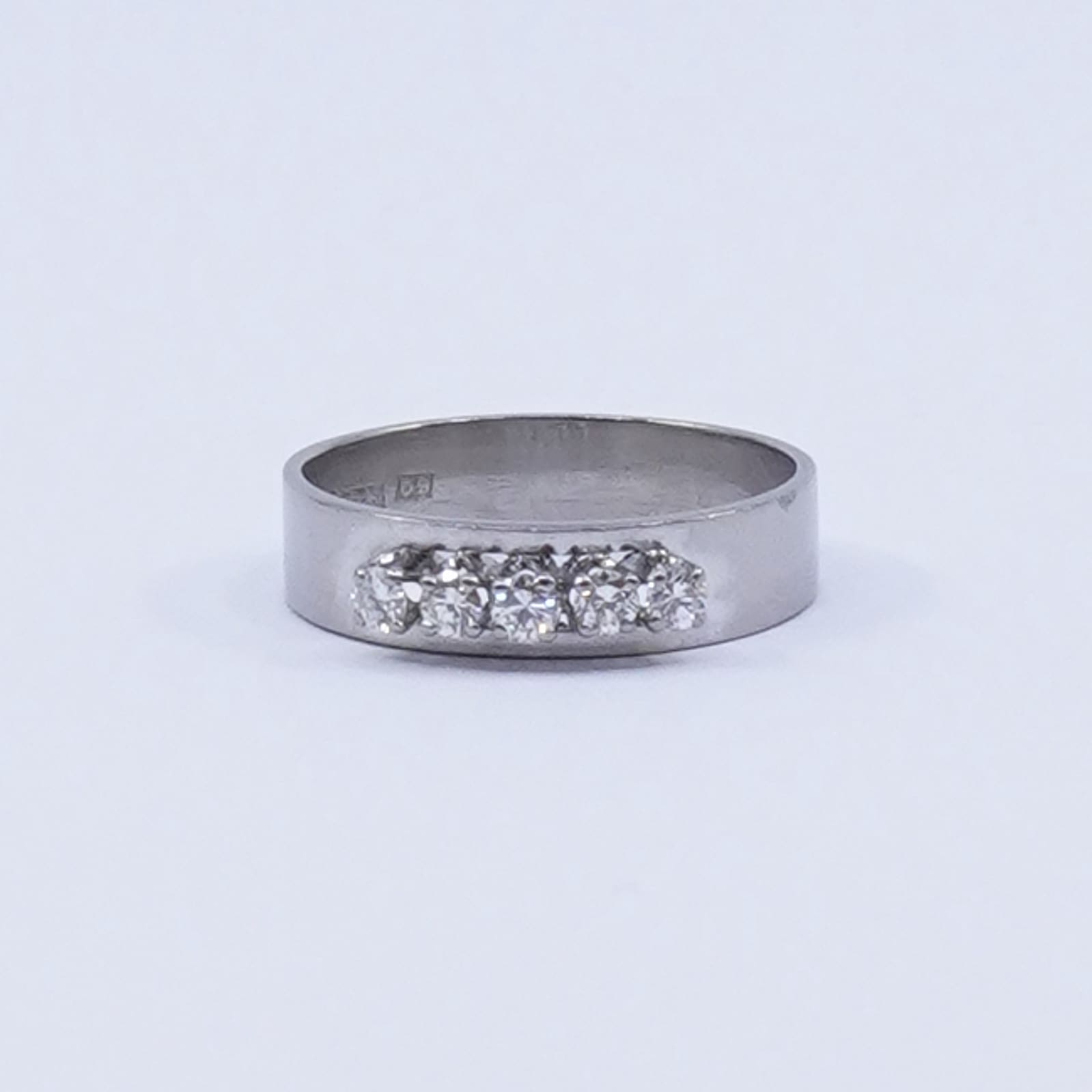 Ring 18K 3,9g Ø18 med diamanter