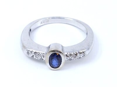 Ring med blå