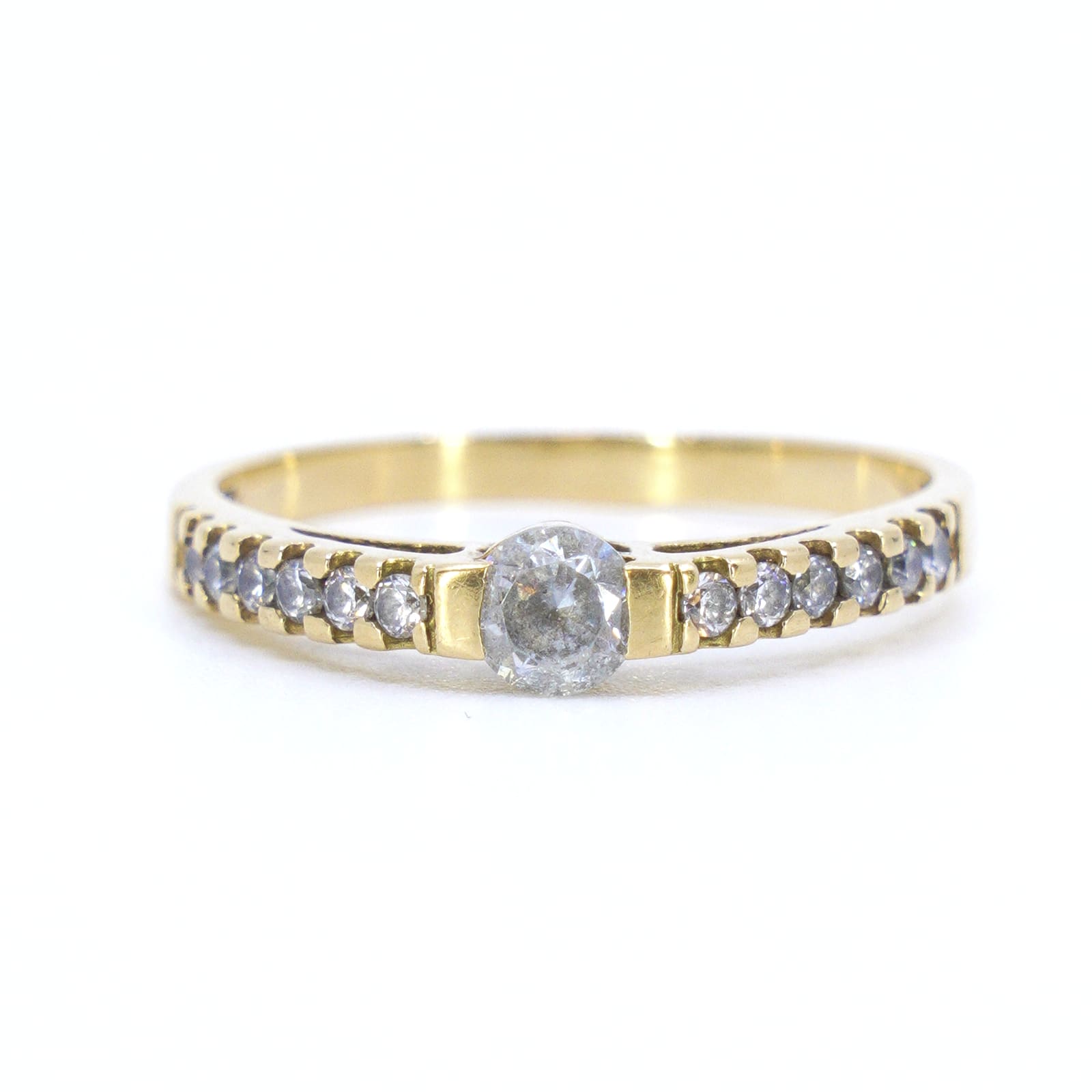 Ring med stenar
