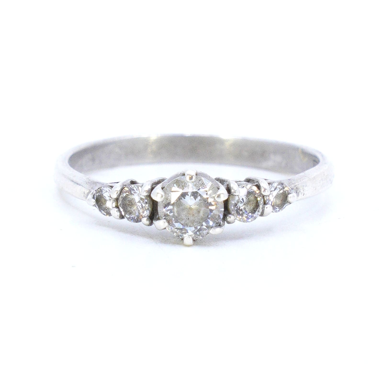 Ring med stenar